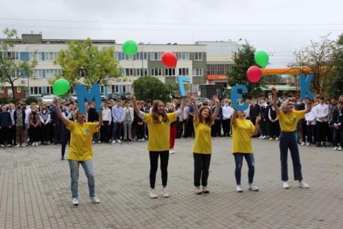 bLOyGoKZdQU (1)